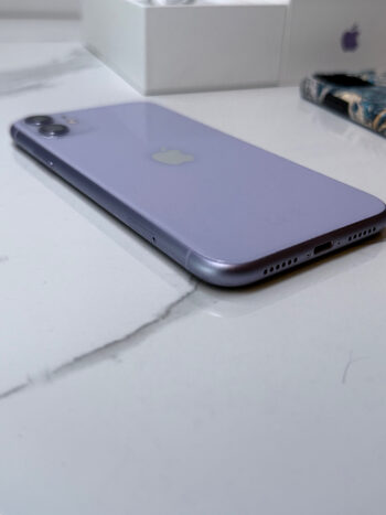 Apple iPhone 11 64GB Purple