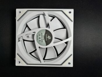 Baltas argb modulinis aušintuvas