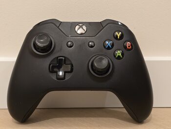 Xbox One 500GB su pulteliu