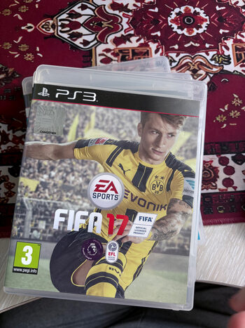 ps3 konsolė su žaidimais.