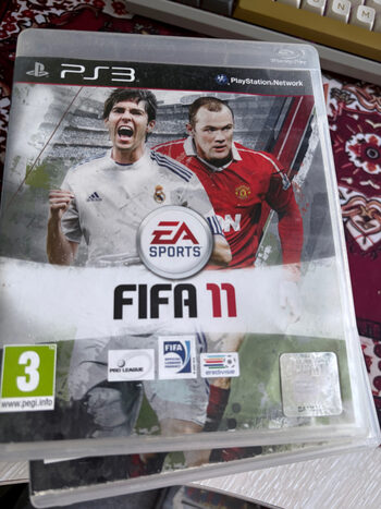 ps3 konsolė su žaidimais.