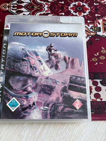ps3 konsolė su žaidimais.