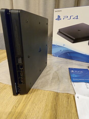 Ps4 slim +4 pultai +žaidimai 