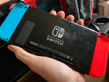 Get Nintendo Switch V2, 32GB, Neon su Priedais