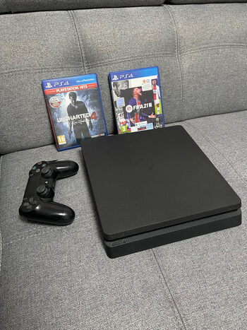 Ps4 slim + 2 žaidimai