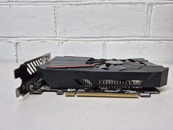 Gigabyte Radeon RX 550 - 512 2 GB 1100-1195 Mhz PCIe x16 GPU