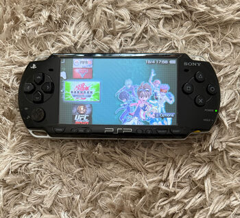 PSP 2000 + 65 zaidimai!