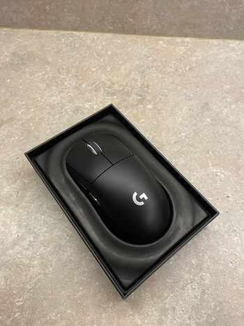 Get Logitech G Pro X Superlight 2 žaidimų pelė