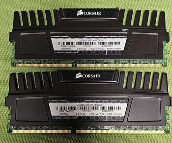 Corsair Vengeance 8 GB (2 x 4 GB) DDR3-1600 Black / Silver PC RAM