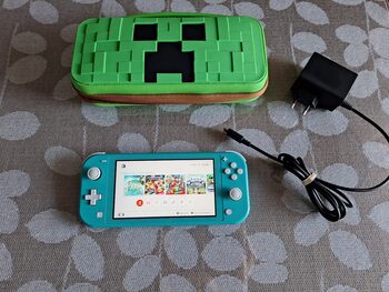 Nintendo switch lite + extras