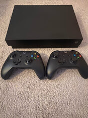 XBOX ONE X 1TB + 2 PULTAI