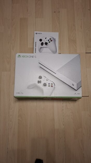 Xbox one S su Robot White pulteliu