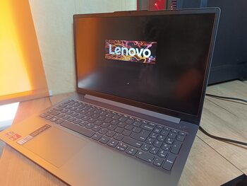 Lenovo IdeaPad Slim 3 15AMN8