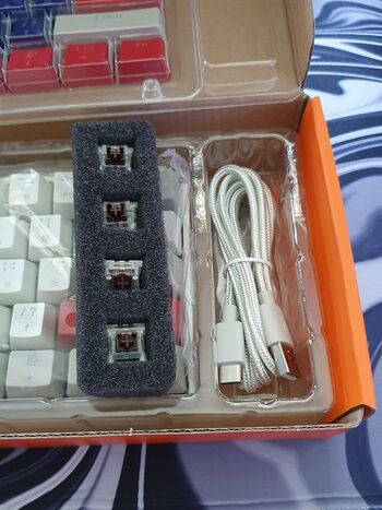 Redeem NEWMEN GM610 RGB BROWN SWITCH (Nauja)