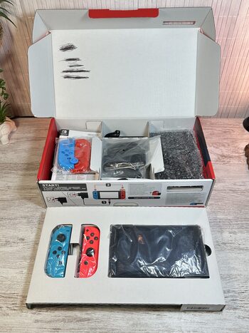 Nintendo Switch, Blue & Red, 32GB