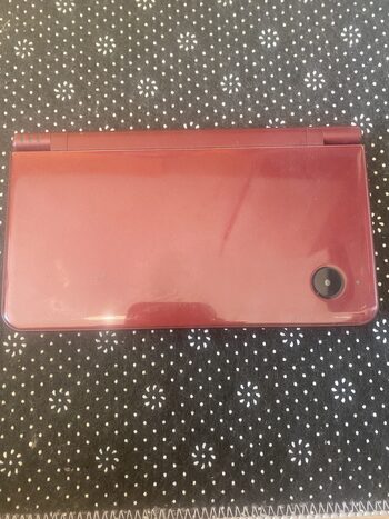 Nintendo DSi XL, Dark Red