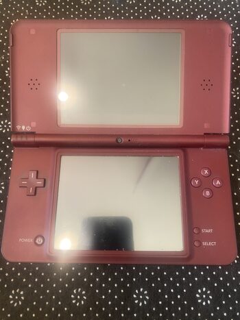 Nintendo DSi XL, Dark Red