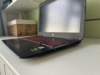 HP Omen 15, Intel i7-7700 HQ, GTX 1050 Ti, 8GB ram, 1TB HDD, 128 GB SSD