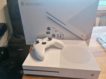 Xbox One S, 1TB su žaidimais for sale