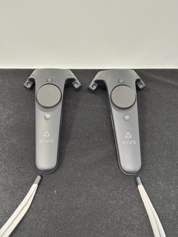 HTC Vive VR controllers. Virtualios realybės pulteliai