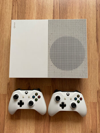 Buy Xbox One S 1TB su 2 pultais