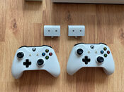 Get Xbox One S 1TB su 2 pultais