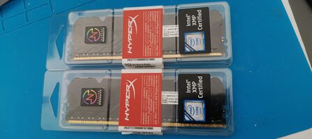 Kingston HyperX Predator RGB 8 GB (1 x 8 GB) DDR4-3200 Black PC RAM