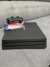 Ps4 pro 1TB + 2 žaidimai for sale