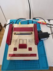 Famicom, Red & White