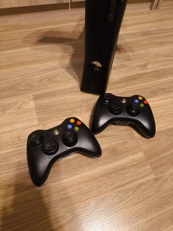 220 žaidimų 1000GB (1TB) Xbox 360 RGH3 - KINECT + 2 pultai