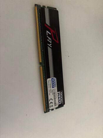 Crucial 8 GB (1 x 8 GB) DDR4-2133 Black / Green PC RAM