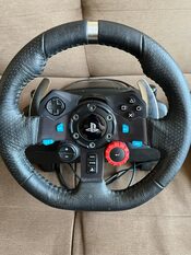 Logitech G29 su pedalais ir pavaru perjungimo svirtimi