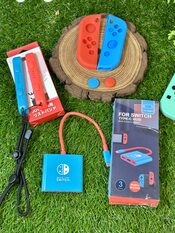 Nintendo Switch V2 con accesorios