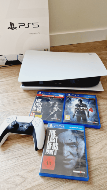 PlayStation 5 su disku versija, Black & White, 825GB