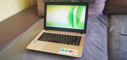 Asus Intel/14"/4gb/SSD/w10/puiki baterija 