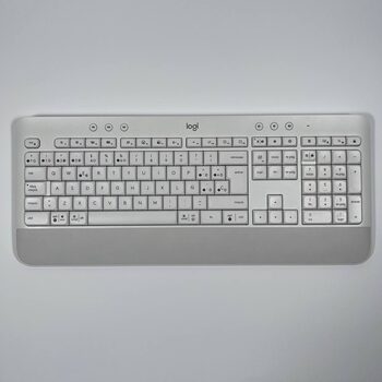 Logitech Signature K650 Comfort Full-Size Wireless Keyboard with Wrist Rest, BLE