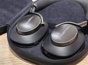 Bowers and Wilkins PX8