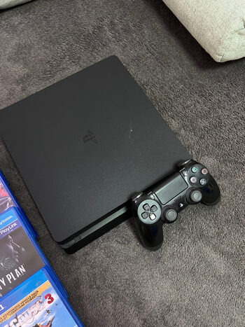 Get Ps4 Slim 240GB SSD + 4 žaidimai + pultelis