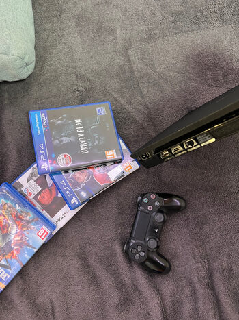 Ps4 Slim 240GB SSD + 4 žaidimai + pultelis for sale