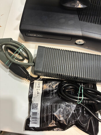Xbox 360 slim 700gh Kinect atristas 70+ zaidimu RGH