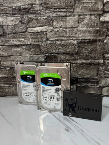 2x4TB Seagate SkyHawk, 240GB Kingston