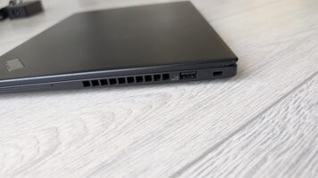 Lenovo Thinkpad X13 AMD Ryzen 7 PRO 4750U AMD Radeon RX Vega 5 (Picasso) / 16GB DDR4 / 256GB NVME / 48 Wh / Wi-Fi 6 AX200 / Black