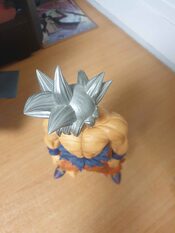 Figura Goku UI