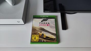 Xbox One S con Mando y Forza Horizon 2