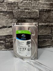 2x4TB Seagate SkyHawk, 240GB Kingston