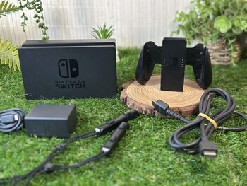 Nintendo Switch con accesorios y funda