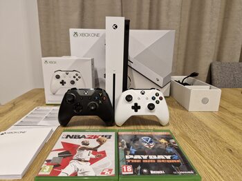 Redeem Xbox One S+2 pultai+ žaidimai 