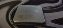 AMD Ryzen 7 2700X 3.7-4.3 GHz AM4 8-Core CPU