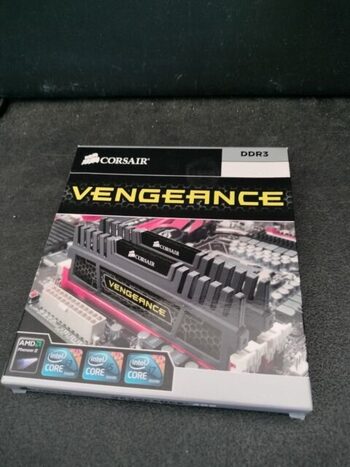 Corsair Vengeance 4 GB (2 x 2 GB) DDR3-1600 Black / Silver PC RAM