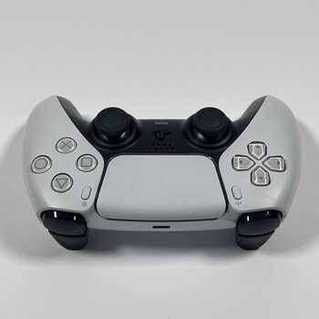 PlayStation 5, Black & White, 825GB + Controller and Cables